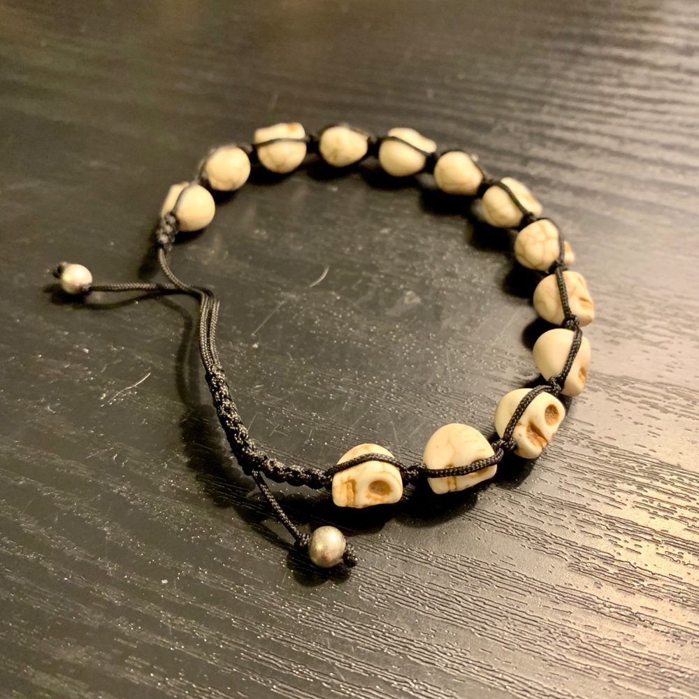 Shell Skull Bracelet - Picture 4 of 4